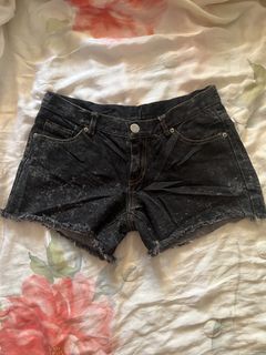 (Category: ) located in . Submitted by evelynheartsu (Listing ID 1448375665, Image 1). Description: .