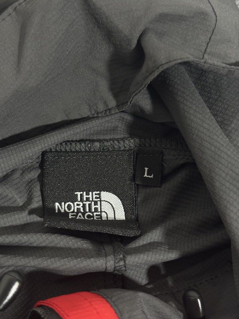tnf windbreaker (Category: Coats, Jackets and Outerwear) located in Padang Serai. Submitted by paktamkacamata (Listing ID 1448460018, Image 3). Description: Warna - hitam Condition - GOOD LIKE NEW ‼️ saiz - L pit-22.5 inch length-27 inch SEBELUM MEMBELI BOLE TENGOK GAMBAR DI ATAS SEBARANG PERTANYAAN BOLEH PM ITEM BUNDLE LIKE NEW ‼️.