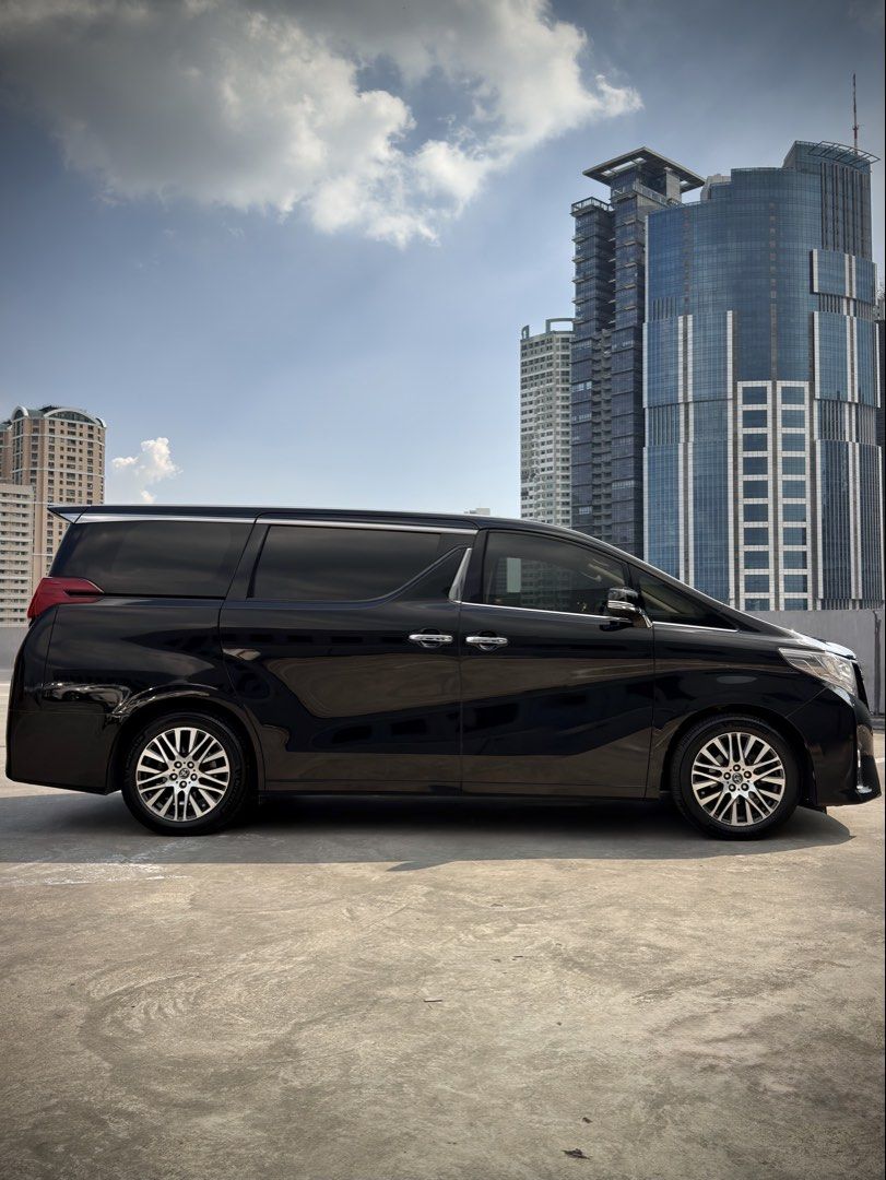 Toyota Alphard 3.5 G (A) (Category: Used Cars) located in Pasig City. Submitted by gtautoph (Listing ID 1448330558, Image 3). Description: ⬛️🟥🟨 FOR SALE 🟨🟥⬛️ 2018 Toyota Alphard 7-Seater 3.5-liter V6 8-speed Automatic 48k Kilometers ONLY Leather Interior Dual Sunroof Power-Adjustable Captain Seats Ottoman Leg Rests Dual Power Sliding Doors Power Liftgate Plate # Ending: 0 📩 DM for further assistance 📍 Location: Ortigas, Pasig ☎️ 0917-818-80