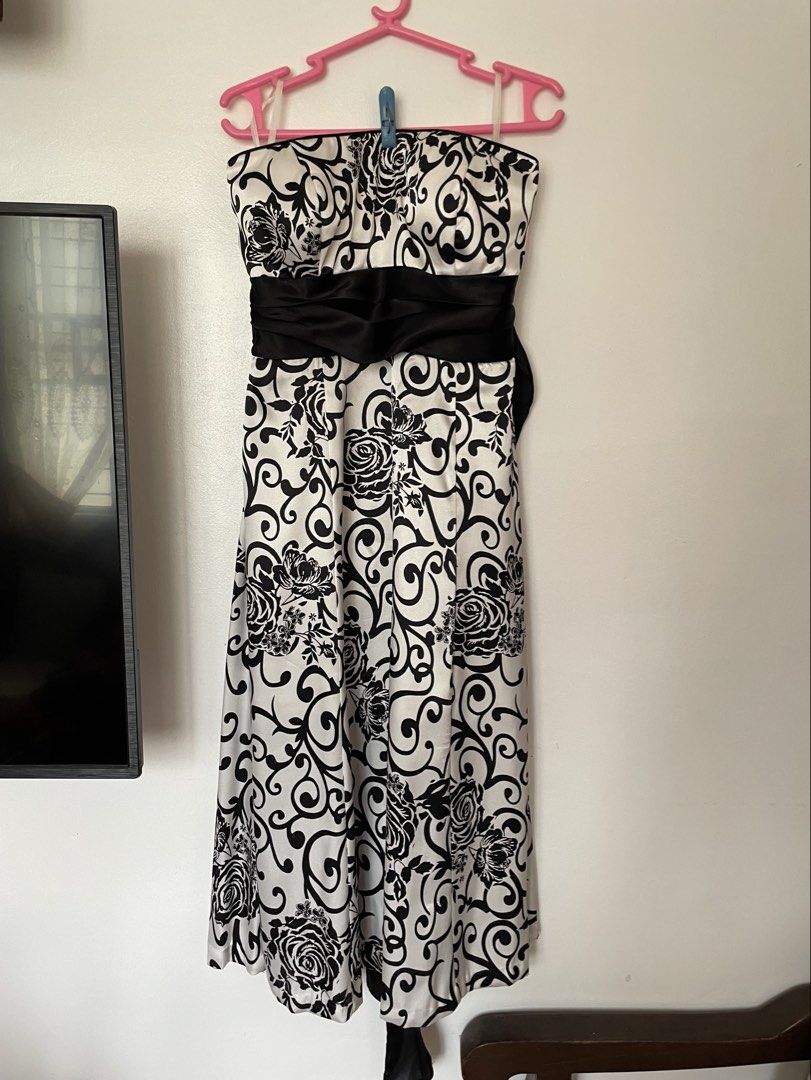 Tube Dress (Category: Dresses) located in Manila. Submitted by sevdeclutter (Listing ID 1448400705, Image 1). Description: .