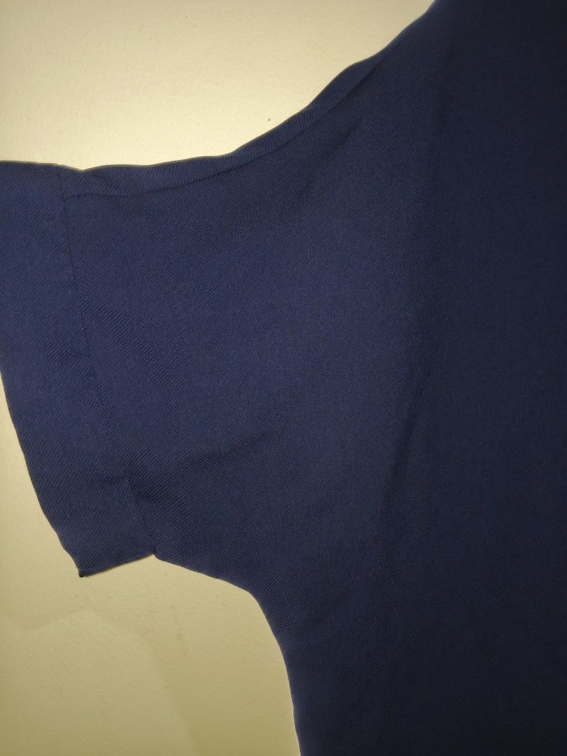tunik/dress navy batwing kemeja (Kategori: Gaun & Rok) berada di Tangerang. Dikirim oleh viraviraw (ID iklan 1448331516, Gambar 2). Deskripsi: ini bisa jd outer, atasan, dress tergantung kesesuaian panjang dikalian aja. lengan batwing ya ada detail dibelakang dan kancing aktif semua, ini beli di robinson. ld 120 panjang 85.