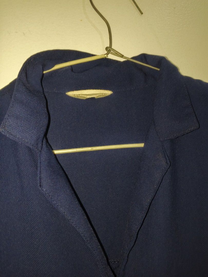 tunik/dress navy batwing kemeja (Kategori: Gaun & Rok) berada di Tangerang. Dikirim oleh viraviraw (ID iklan 1448331516, Gambar 3). Deskripsi: ini bisa jd outer, atasan, dress tergantung kesesuaian panjang dikalian aja. lengan batwing ya ada detail dibelakang dan kancing aktif semua, ini beli di robinson. ld 120 panjang 85.