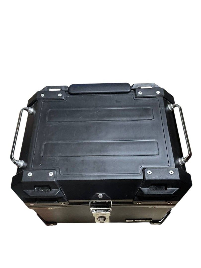 UBOX | SEC Kryptonite (Category: Other Motorcycles Parts and Accessories) located in Manila. Submitted by daniel7584 (Listing ID 1448473988, Image 2). Description: SEC Motorcycle Hard Plastic Top Case: Waterproof and Stylish (No Box) Specifications: Volume: 45 L Size: H 32cm x L 43cm x W 35cm Backrest: included..