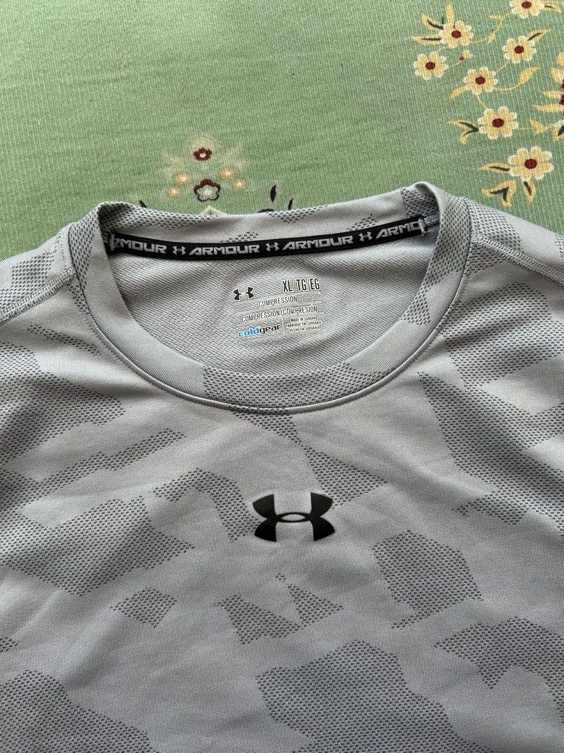 Underarmour Compression Longsleeves (Category: Activewear) located in Angeles City. Submitted by outboxph (Listing ID 1448431783, Image 3). Description: Authentic/Legit with tag and wash tag Size: XL on tag Dimensions: 27L x 17W Sleeve Length: 22L Condition: 9/10 .