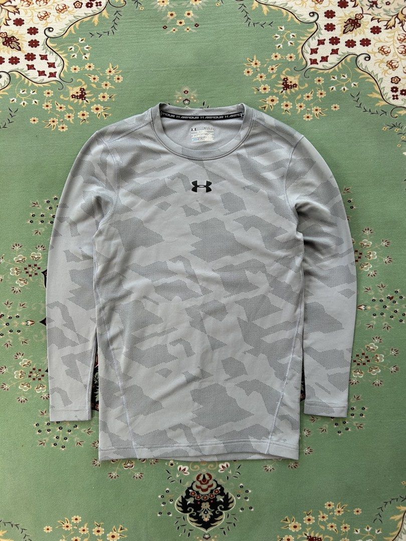 Underarmour Compression Longsleeves (Category: Activewear) located in Angeles City. Submitted by outboxph (Listing ID 1448431783, Image 2). Description: Authentic/Legit with tag and wash tag Size: XL on tag Dimensions: 27L x 17W Sleeve Length: 22L Condition: 9/10 .