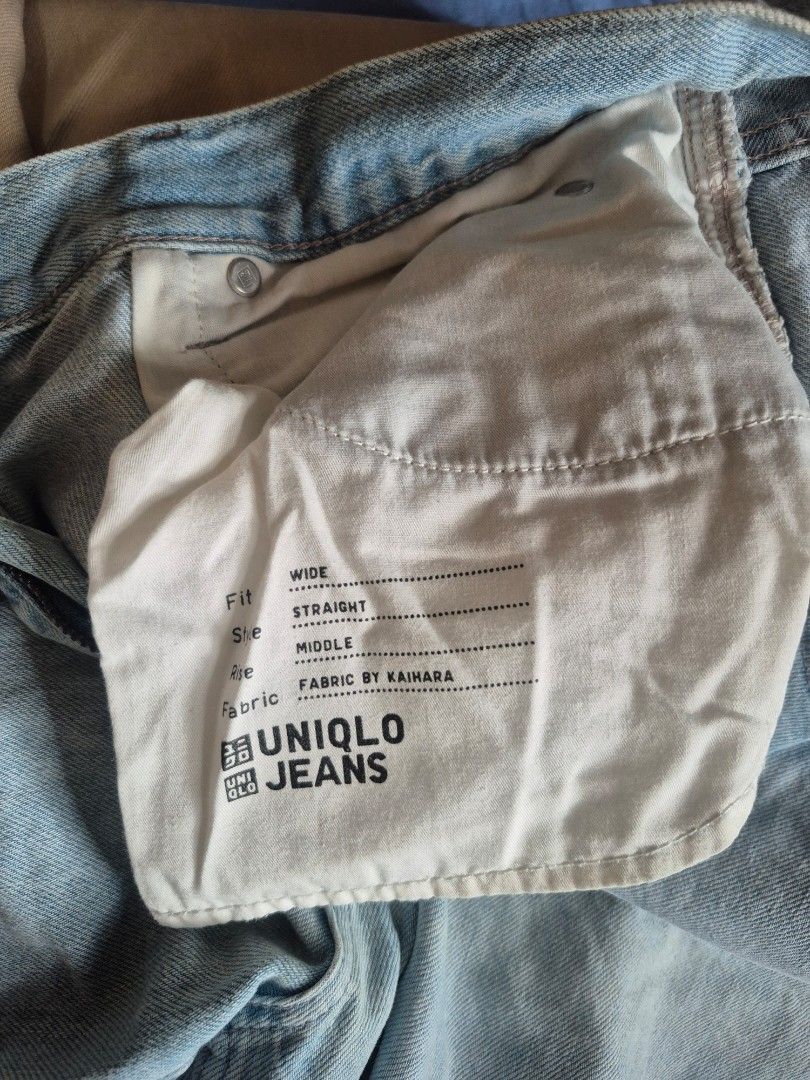 Uniqlo Jeans size 30 (Category: Jeans) located in Marikina City. Submitted by chichers (Listing ID 1448291453, Image 3). Description: - Uniqlo Light Wash Denim Jeans - Straight Fit, wide leg - Size 30 (76cm) - Made with Cotton and Polyester - Fabric by Kaihara.