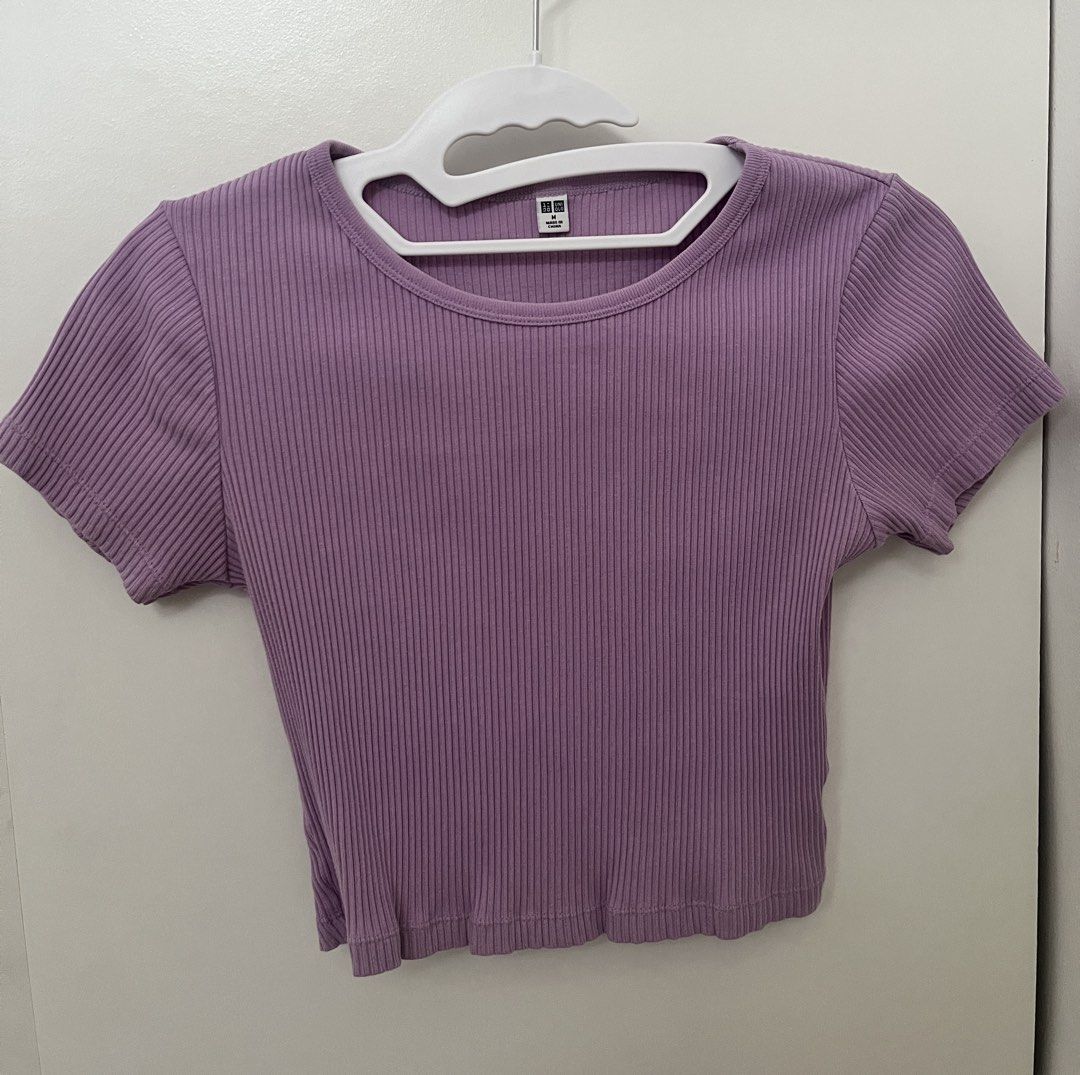 Uniqlo Ribbed Cropped Tops (Category: Shirts) located in Makati City. Submitted by lfaaaaa (Listing ID 1448332434, Image 1). Description: 100 each.