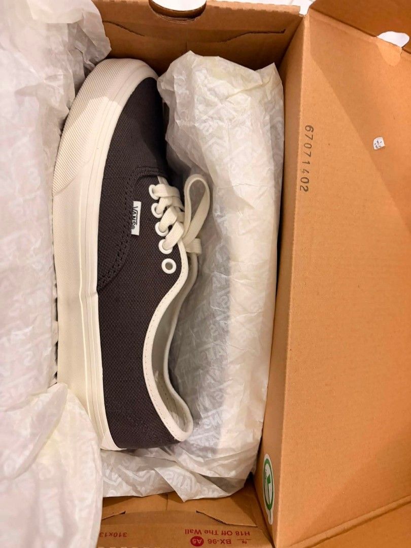 Vans Authentic Brown Canvas Shoes (Category: Sneakers) located in Makati City. Submitted by izzie_stevensoo7 (Listing ID 1448421263, Image 3). Description: - Classic Vans Authentic - Dark brown canvas upper - Cream laces and sole - Comes with original box - Ideal for everyday wear - Size: 7 US Men's / 8.5 US Women's.