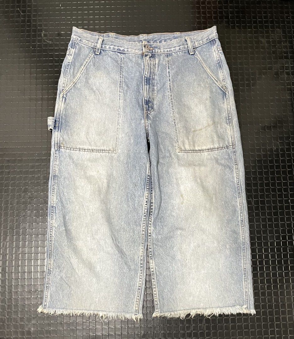 Vintage Levi's Dry Goods Carpenter Pants (Category: Jeans) located in Cebu City. Submitted by luan516 (Listing ID 1448407942, Image 1). Description: Vintage Levi’s Dry Goods Carpenter Pants (Authentic/Legit) Size: 38 on tag Length: 36 Thigh: 14 Leg opening: 12 Excellent condition Issue: stain (washable) Need wash Details posted 450 Only❗️.