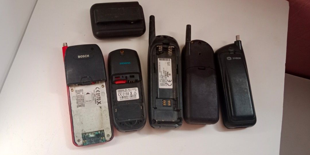 Vintage Untested old phones for take all (Category: Early Generation Mobile Phones) located in Bulacan. Submitted by Shoppe.Ups (Listing ID 1448355696, Image 2). Description: what you see is what you get meetups: guiguinto plaridel bulacan - J&T *(Payment First) - LBC COP/COD *(payment first for shipping fee only) -pickup / lalamove *mop: via gcash pm for interested.