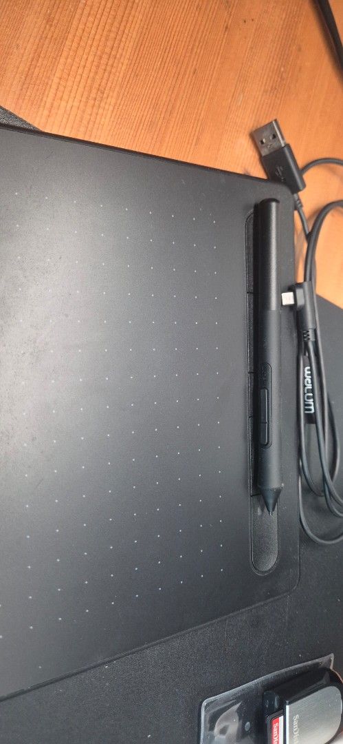 Wacom Intuos Creative Pen Tablet with Stylus503938923270645761