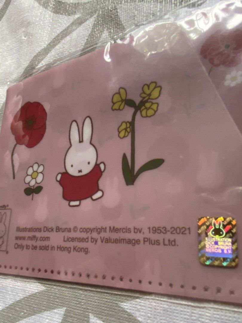 Floral Pink Miffy Mini Envelope with Back Compartment (Category: Other Stationery & Craft) located in Iba. Submitted by yunqiz (Listing ID 1448625288, Image 3). Description: 200 ea, 350 for both 17x11.5 cm.