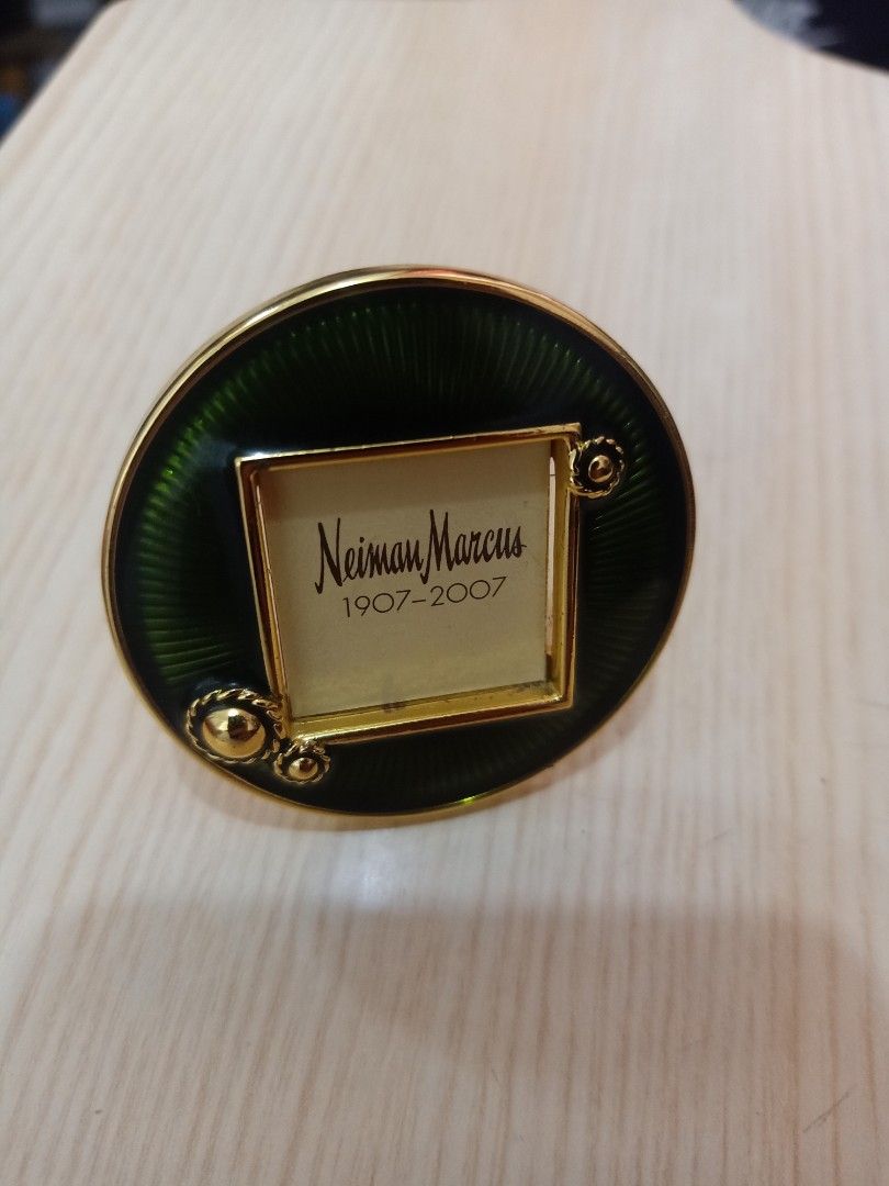 1x1 picture frame (Category: Frames & Pictures) located in Las Pinas. Submitted by the_recycle_shop (Listing ID 1448691929, Image 2). Description: Good condition Enamel gold plated.
