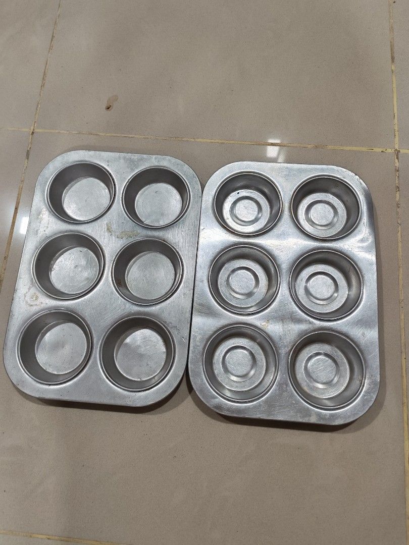 2pcs 6-Cup Muffin Tins for Baking (Category: Bakeware) located in Kuala Lumpur. Submitted by flowershouse (Listing ID 1448679751, Image 1). Description: Postage RM12.