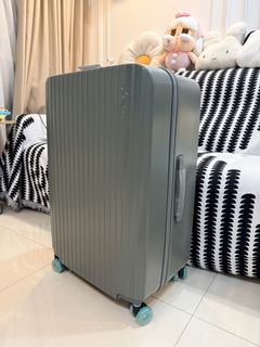 (Category: ) located in . Submitted by mrandmsluggages (Listing ID 1448662386, Image 1). Description: .