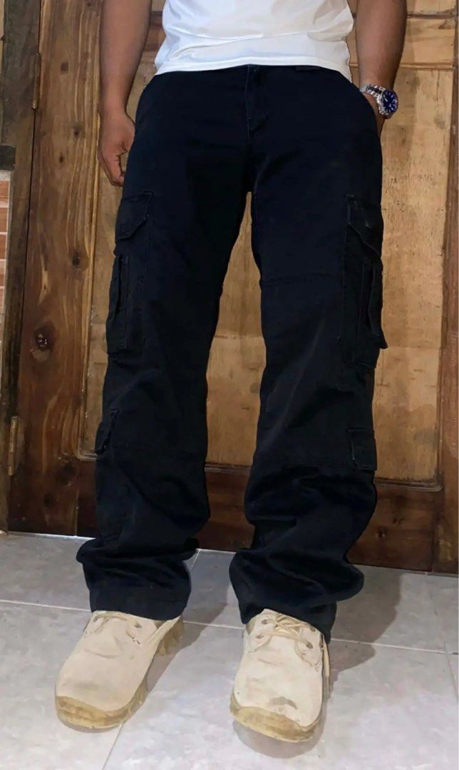 5.11 TACTICAL CARGO PANTS (Category: Jeans) located in Dumaguete. Submitted by gearhuntph (Listing ID 1448603342, Image 1). Description: 5.11 TACTICAL CARGO PANTS ACTUAL WAISTLINE 15 FIT TO SIZE 30-32 STRETCHABLE WAISTLINE LENGTH 37.5 THIGH 12 LEG OPENING 8.8 near 9 HEIGHT REFERENCE 5’4 BEST FIT SA 5’5 PATAAS EXCELLENT CONDITION UNLI VC/VOUCH FOR SAFETY TRANSACTIONS 1500.