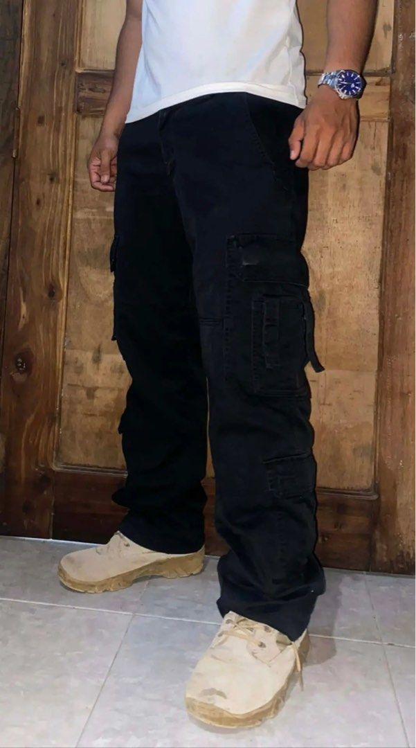 5.11 TACTICAL CARGO PANTS (Category: Jeans) located in Dumaguete. Submitted by gearhuntph (Listing ID 1448603342, Image 3). Description: 5.11 TACTICAL CARGO PANTS ACTUAL WAISTLINE 15 FIT TO SIZE 30-32 STRETCHABLE WAISTLINE LENGTH 37.5 THIGH 12 LEG OPENING 8.8 near 9 HEIGHT REFERENCE 5’4 BEST FIT SA 5’5 PATAAS EXCELLENT CONDITION UNLI VC/VOUCH FOR SAFETY TRANSACTIONS 1500.