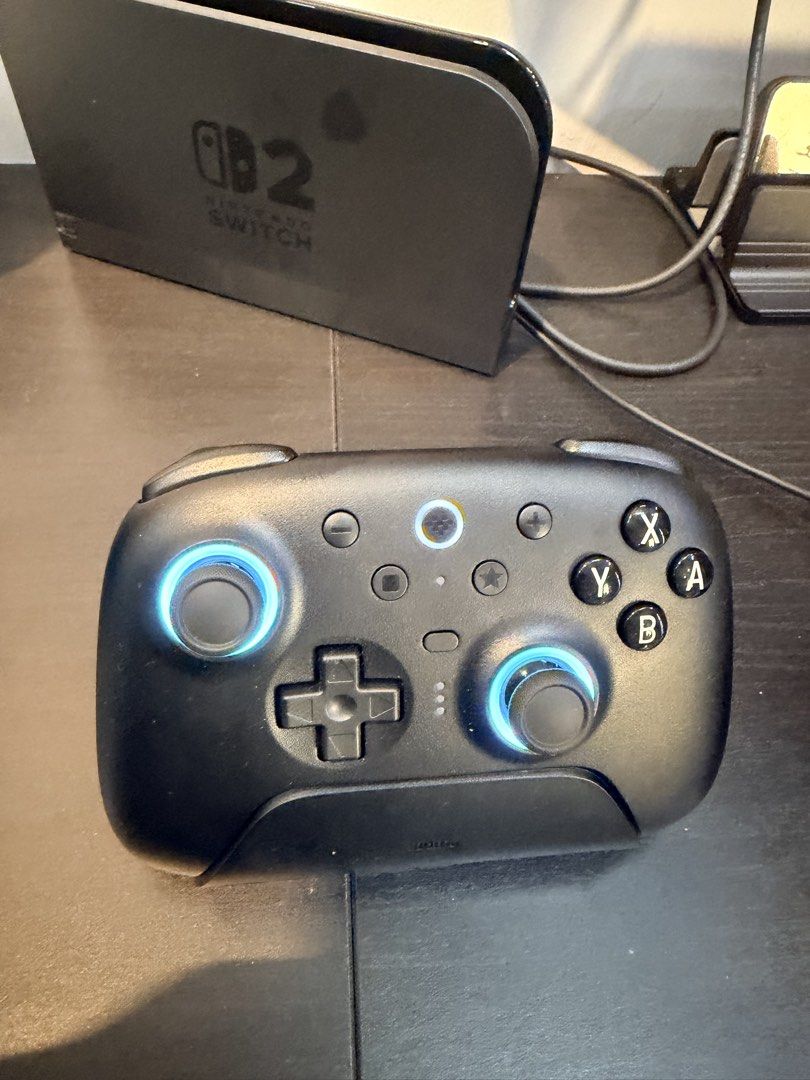 8bitdo Ultimate 2 Controller (Category: Controllers) located in Petaling Jaya. Submitted by azrul_sdtech (Listing ID 1448603754, Image 1). Description: Just used once comes with box and receipt .