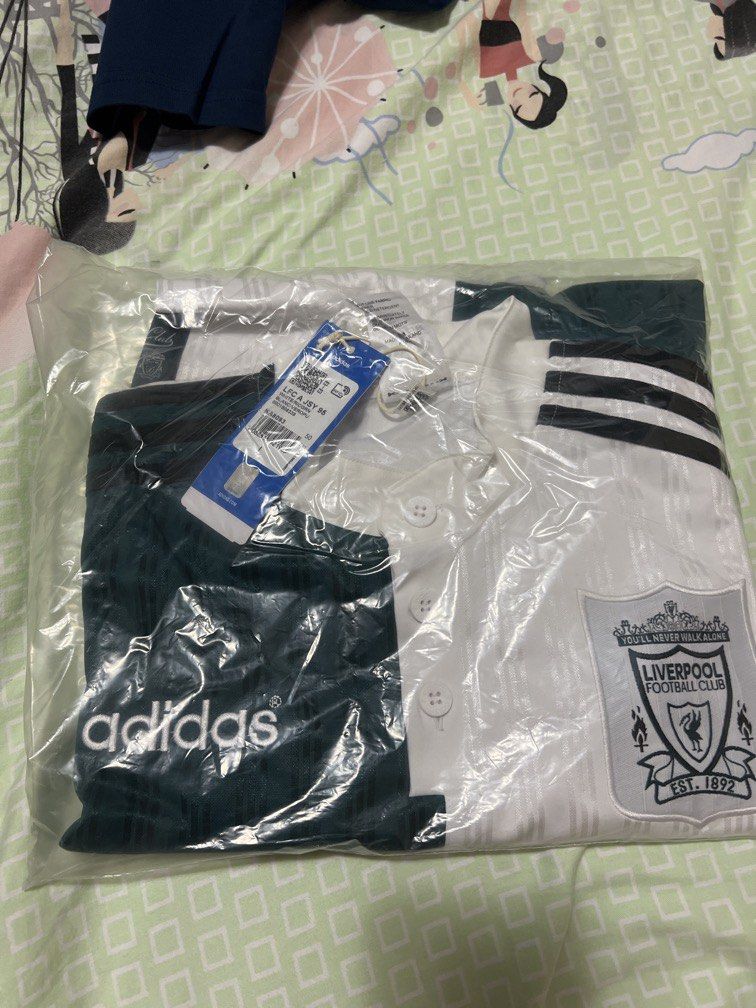 95 年Liverpool 利物浦球會作客球衣 （分類：運動服裝）位於 Hong Kong。 由 samuellkf 提交（商品編號 1448654625，圖片 3）。簡介： 。