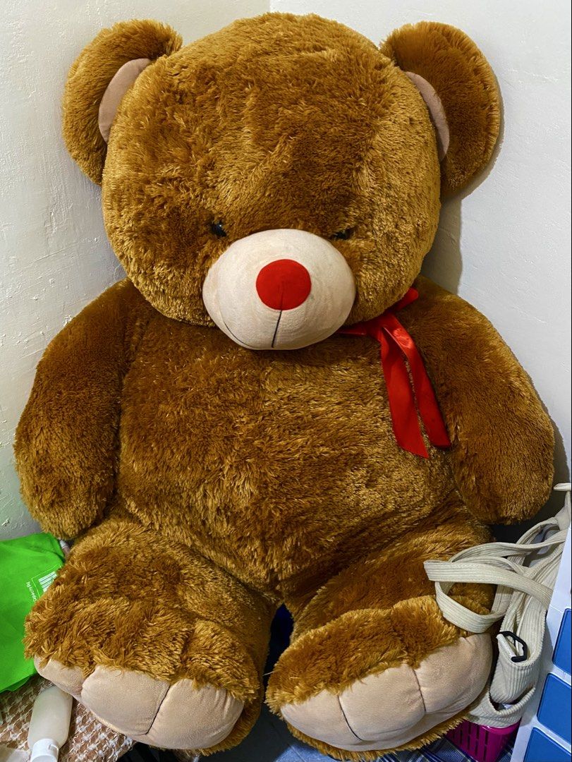🧸 Giant Teddy Bear (4ft) – Blue Magic | Excellent Condition (Category: Plushies & Soft Toys) located in Caloocan City. Submitted by kimgrae (Listing ID 1448637679, Image 2). Description: Blue Magic “Little Lucky” moccasin bear 🧸 💰 Price: ₱5,500 (Negotiable for sure buyers) Selling this adorable Blue Magic Giant Teddy Bear in excellent condition. Well taken care of and still super soft and fluffy. Perfect as a gift, room decoration, or collecti