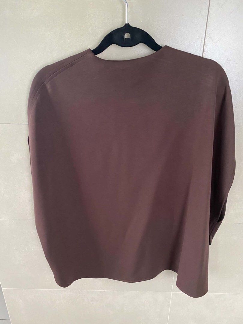 Aer Brown Button Up Circle Top (Large) (Category: Blouses) located in Santa Rosa. Submitted by ambivalent_ (Listing ID 1448547399, Image 3). Description: Aer Brown Button Up Circle Top (Large), like new. Pick up in Santa Rosa. Low ballers will not be entertained..