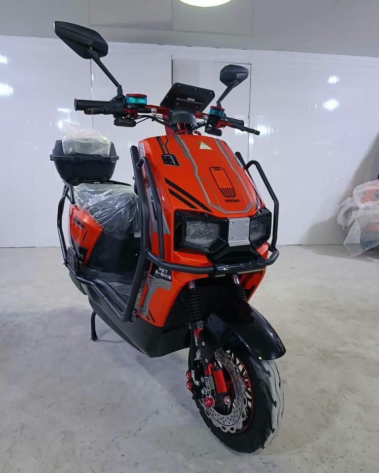 AET MOTOR TYPE E-BIKE (Category: Bicycles) located in Manila. Submitted by carlmark06 (Listing ID 1448566780, Image 2). Description: RESTOCKED‼️MAS PINAPORMA AT PINA ANGASSSS NA MOTOR TYPE E-SCOOTER NAKA 2000WATTS NA AT DUAL DISC BRAKE NA😱😍 👉SUPER MEGATRON 130 MOTOR TYPE E-SCOOTER WITH CRASH GUARD ▪️₱3*,***👌 ✅FREE ASSEMBLE & DEMO ✅WITH CERT OF OWNERSHIP AVAILABLE COLORS 🛵Orange 🛵Yellow 🛵White 🛵Gray Specifications: 👇👇👇 ▪️Front and Rear: