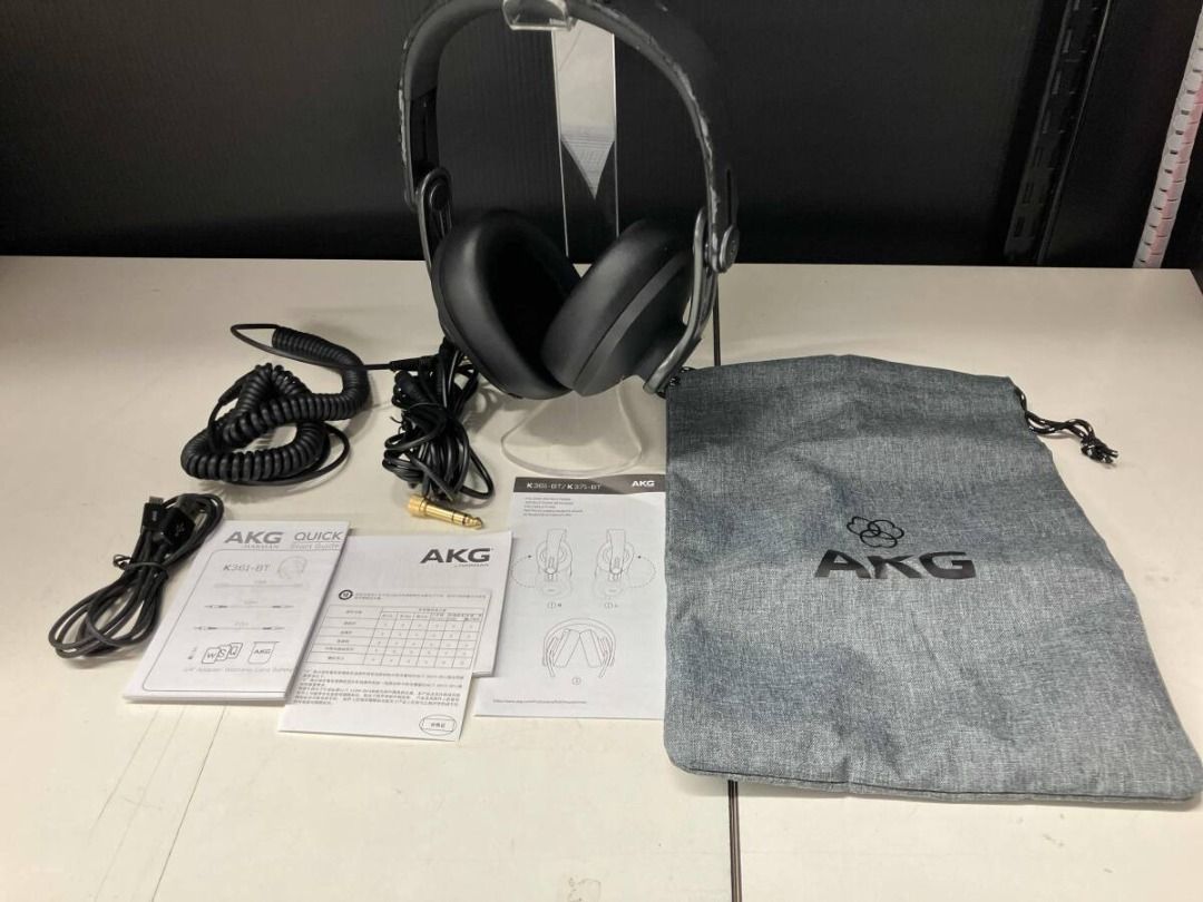 AKG K371-BT-Y3 (Category: Headphones & Headsets) located in Quezon City. Submitted by ge.al.ta (Listing ID 1448589121, Image 1). Description: Based on the 32Ω impedance, Bluetooth 5.0, high-res 5Hz–40kHz range, and UHQ codec, these specs point to a premium pair of wireless studio/audiophile headphones (similar to the AKG K361-BT/K371-BT or Samsung/AKG premium lines). Because the headband has notable wear, pricing it fairly and being transparent a