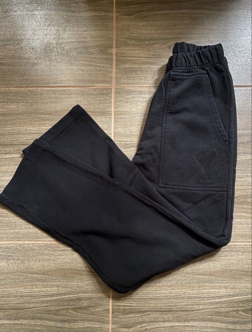 Ami Tripple Black Pants (Category: Luxury Apparel) located in Masbate. Submitted by abcclothingdepartment (Listing ID 1448559966, Image 1). Description: Good condition No issues 24-30 waistline 39 length 1300 slightly nego.