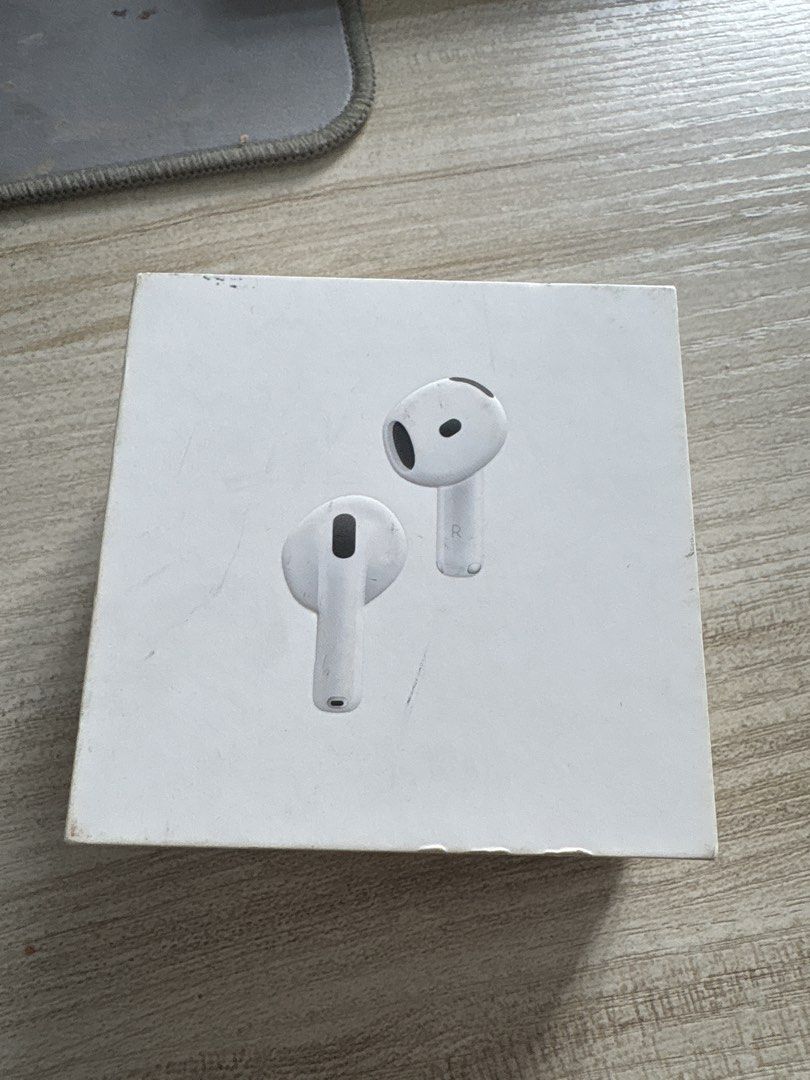 Apple AirPods (4th generation)