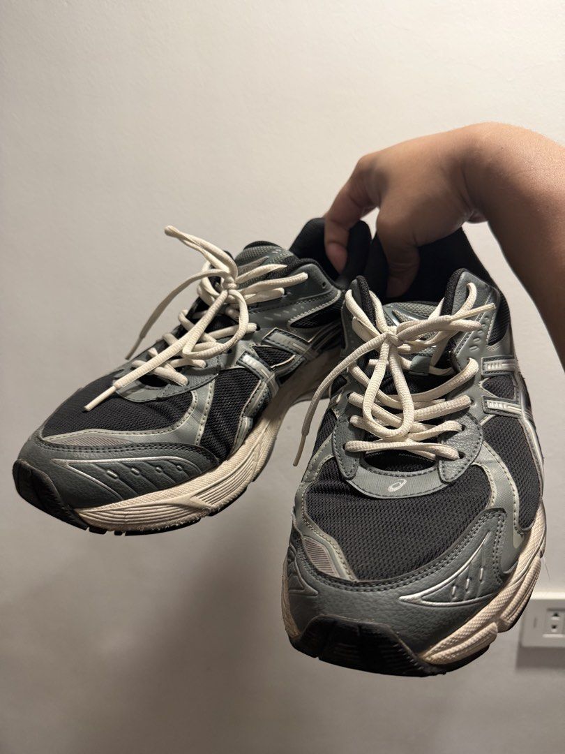 ASICS GT-2000 Running Shoes (Category: Sneakers) located in San Fernando. Submitted by mark88ricing (Listing ID 1448496379, Image 1). Description: - ASICS GT-2000 running shoes - Color: Black and grey with white laces - Versatile: Suitable for running or everyday wear - Condition: Shows some signs of wear on soles and uppers, but plenty of life remaining - Reason for selling: No longer running Negotiable.