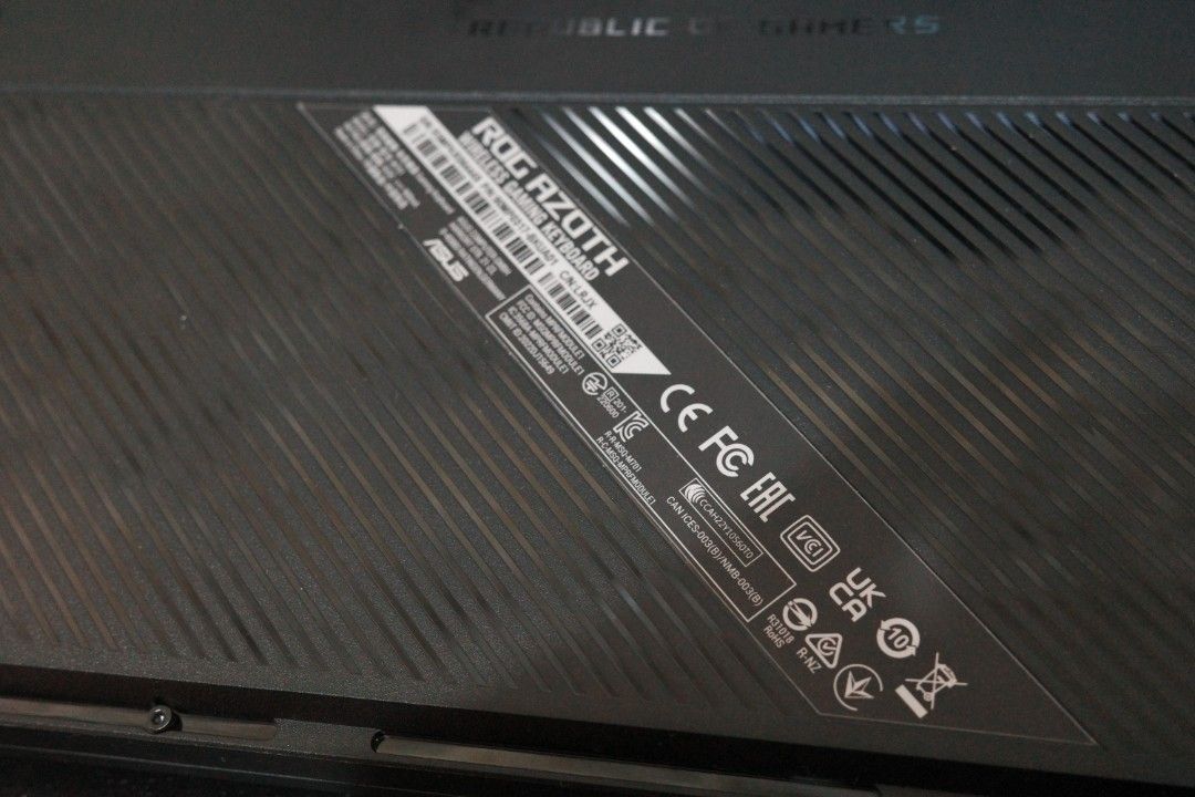 Asus ROG Azoth Keyboard (Category: Computer Keyboard) located in Makati City. Submitted by ronbelleza (Listing ID 1448545333, Image 3). Description: issue: small dent sa upper left corner complete box and accessories.