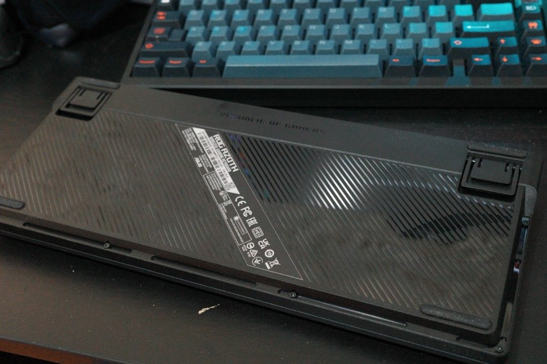 Asus ROG Azoth Keyboard (Category: Computer Keyboard) located in Makati City. Submitted by ronbelleza (Listing ID 1448545333, Image 2). Description: issue: small dent sa upper left corner complete box and accessories.