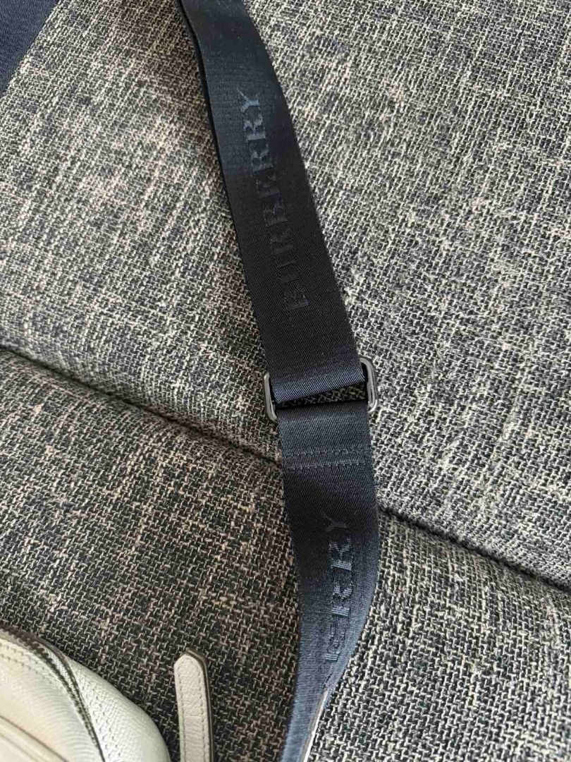 Authentic Burberry Shoulder Bag (Unisex) - Off-white (Category: Luxury Bags & Wallets) located in Mandaluyong City. Submitted by david03300816 (Listing ID 1448548594, Image 3). Description: Selling my pre-loved authentic Burberry Shoulder Bag. Condition: 7/10-8/10 Well-maintained. Used with care. Please refer to the photos for the actual condition. Details: Color: Off-white/Cream Style: Shoulder Bag (Unisex) Authenticity: 100% Authentic (Purchase