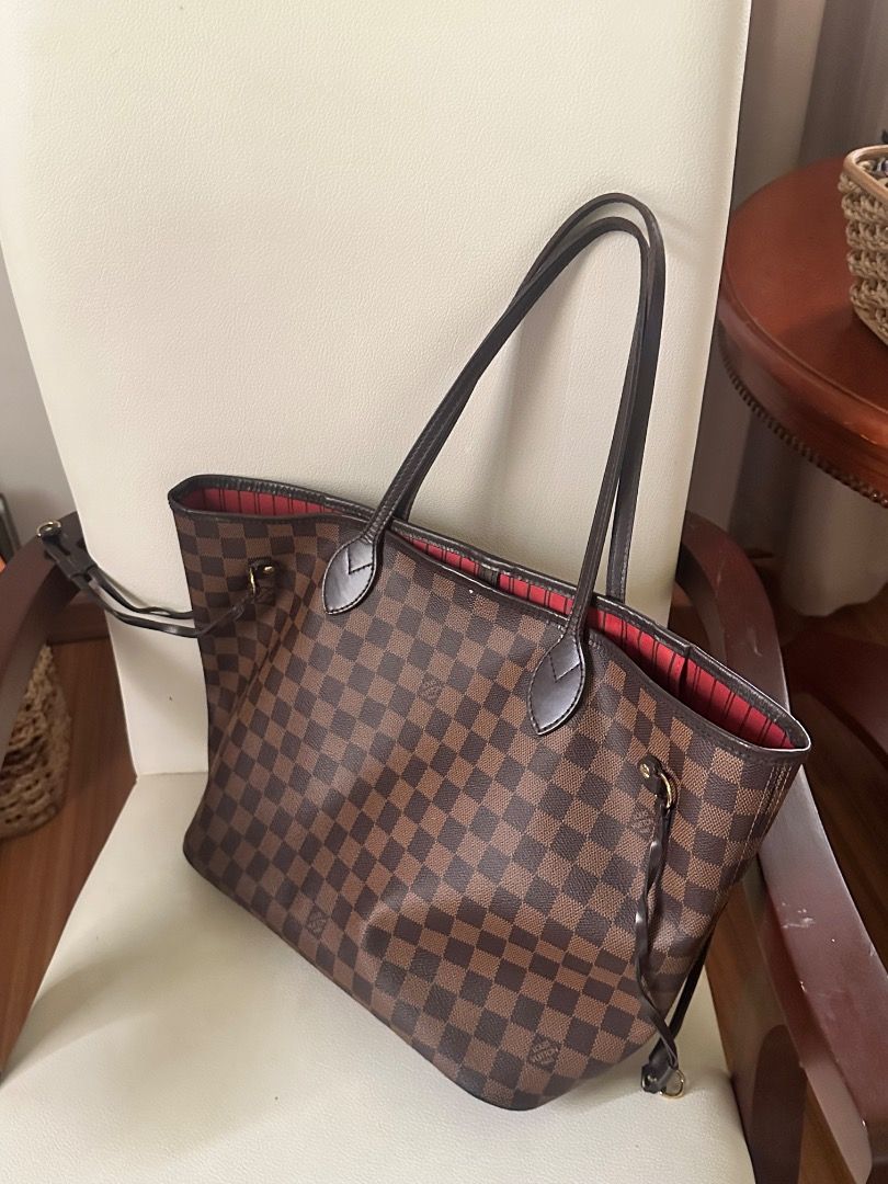 Authentic Louis Vuitton Damier Ebene Neverfull (Medium) (Category: Luxury Bags & Wallets) located in Manila. Submitted by coolgirlcloset (Listing ID 1448546861, Image 3). Description: Authentic Louis Vuitton Damier Ebene Neverfull (Medium) | Lightly Used | Price is negotiable - Comes with box, dustbag, and paperbag!.
