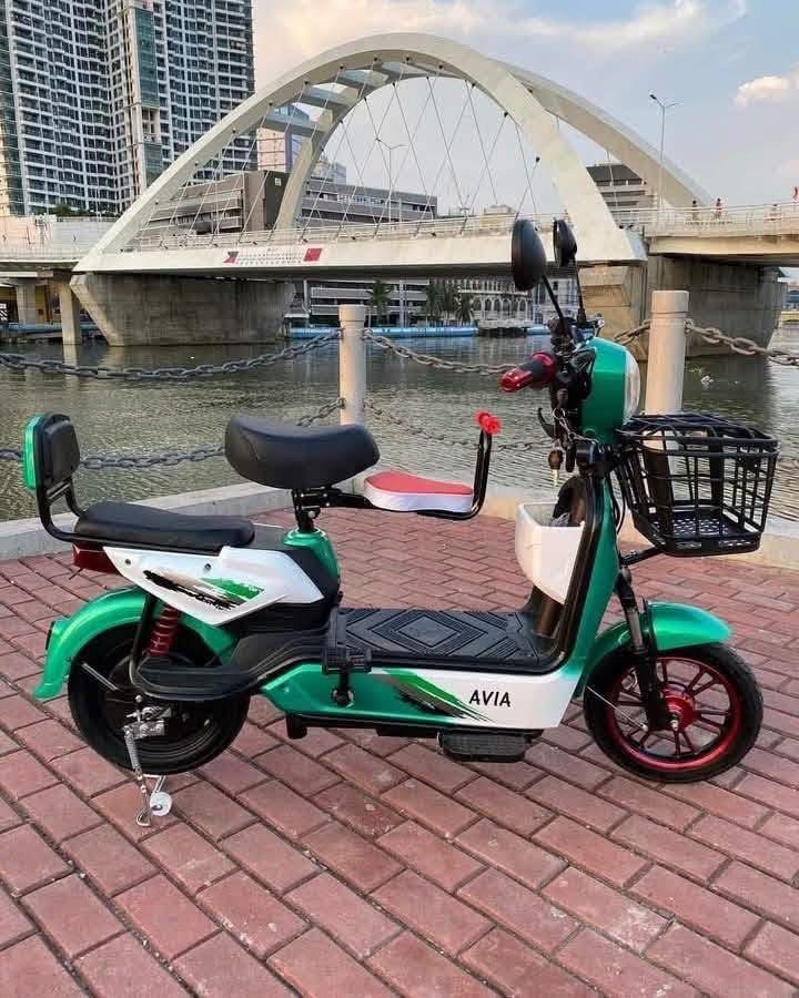 AVIA FASHION (Category: Bicycles) located in Manila. Submitted by carlmark06 (Listing ID 1448631834, Image 1). Description: Fashion AVIA 👑 CROWN AVIA Tricolor 2-WHEELS E- BIKE Alloy shock Alloy mags at may kulay Alloy motor 📍 Hook Hanger ✅ With Foot Rest ❤️ NEW DIGITAL GAUGE ❤️ Digital Display Control 📟 Speedometer Specifications: ‼️ORIGINAL BATTERIES 🚦Original Alloy Motor 🔋Brandnew Batteries ✓ 48V12Ah Battery ✓ 350 Watts Brushless Hub motor