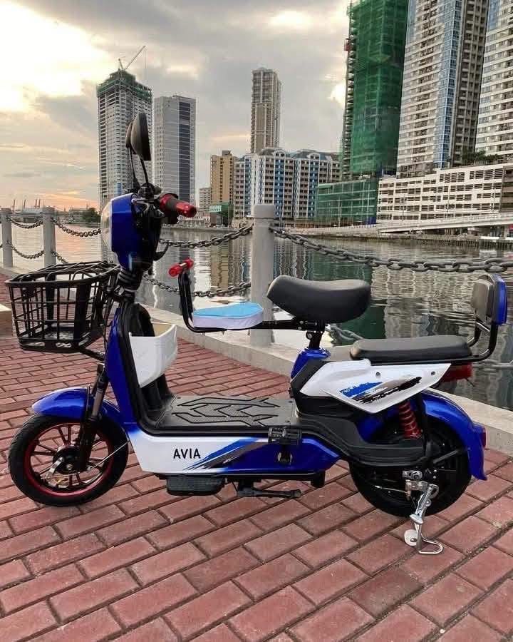 AVIA FASHION (Category: Bicycles) located in Manila. Submitted by carlmark06 (Listing ID 1448631834, Image 3). Description: Fashion AVIA 👑 CROWN AVIA Tricolor 2-WHEELS E- BIKE Alloy shock Alloy mags at may kulay Alloy motor 📍 Hook Hanger ✅ With Foot Rest ❤️ NEW DIGITAL GAUGE ❤️ Digital Display Control 📟 Speedometer Specifications: ‼️ORIGINAL BATTERIES 🚦Original Alloy Motor 🔋Brandnew Batteries ✓ 48V12Ah Battery ✓ 350 Watts Brushless Hub motor
