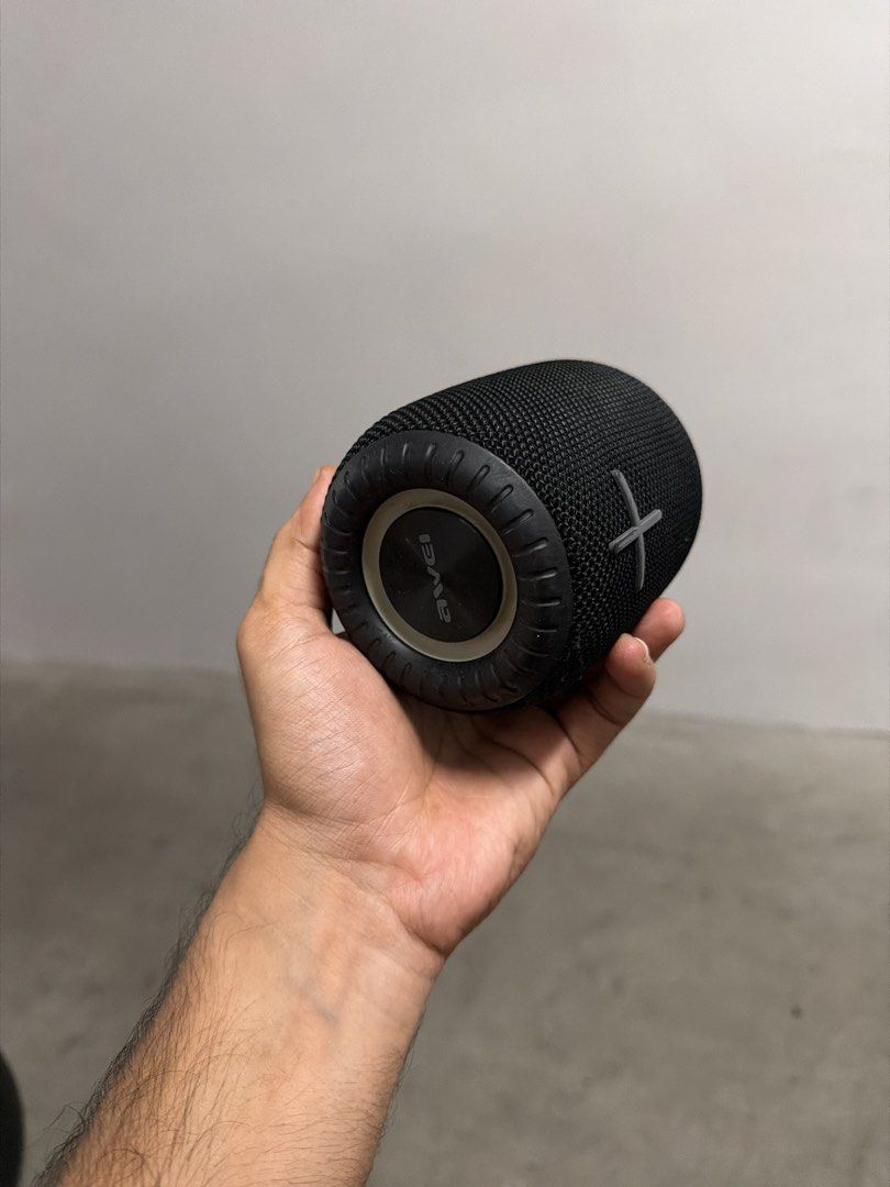 Awei Portable Bluetooth Speaker507054422198865920
