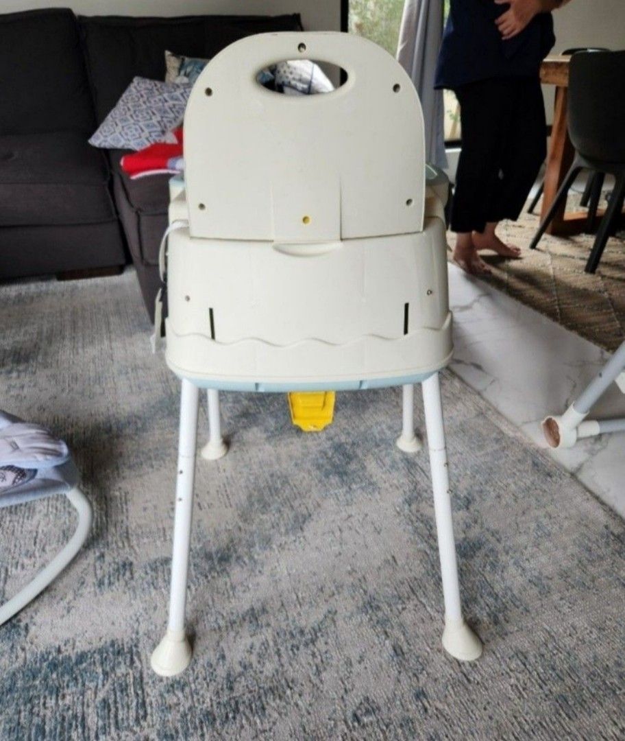 Baby High Chair (Category: Baby High Chairs) located in Pasig City. Submitted by healthnfeshn (Listing ID 1448612699, Image 1). Description: - Adjustable legs for custom height - Comfortable light cream seat with blue trim - Convenient yellow feeding tray - Easy to clean for busy parents - Ideal for making mealtime a breeze.