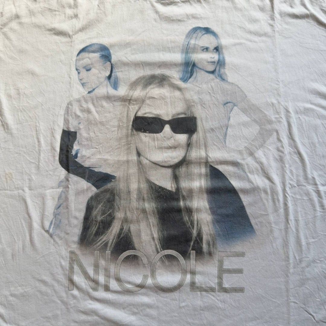 BALENCIAGA NICOLE TEE (Category: Activewear) located in Manila. Submitted by thriftmobbb (Listing ID 1448678187, Image 3). Description: 26x28 NEED WASH FRESH FROM BALE COLOR RATE 9.5/10.