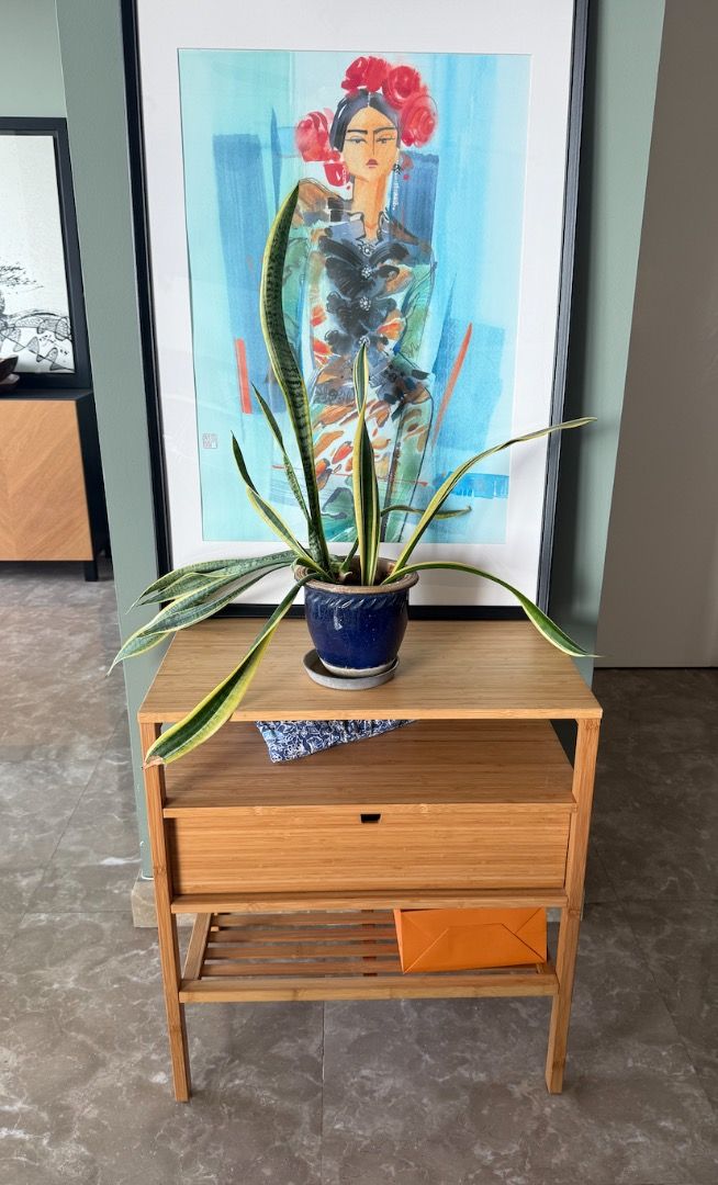 bedside table (Category: Tables & Sets) located in Kuala Lumpur. Submitted by laurahillert (Listing ID 1448518581, Image 1). Description: .