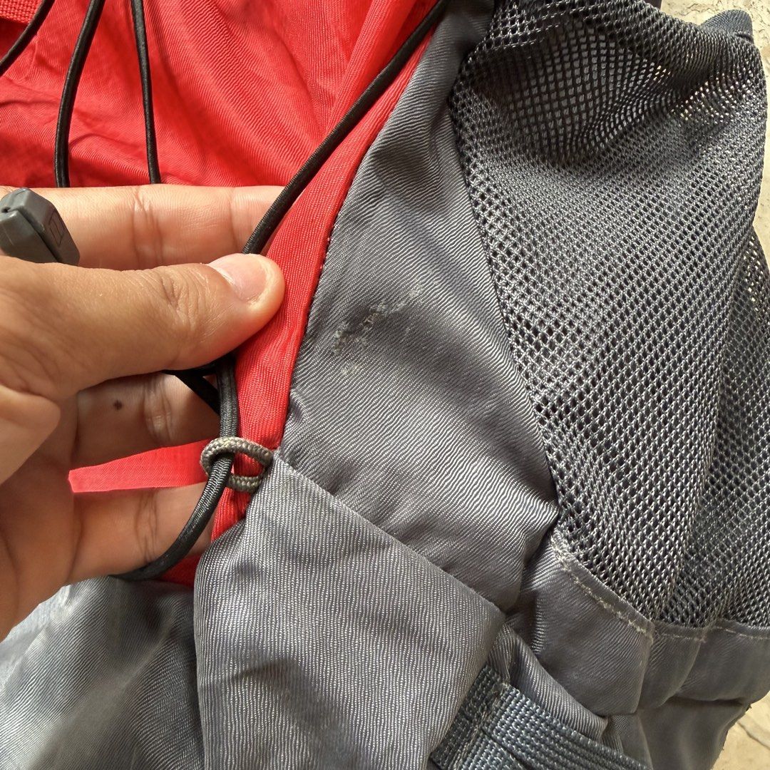Berghaus freeflow 20 (Category: Backpacks) located in Cavite. Submitted by epiboie (Listing ID 1448665811, Image 3). Description: Berghaus freeflow 20 20L capacity Roughly H 45 cm x L 28 cm x D 23 cm. Verygood condition Issue: small scratch and faded yung rain cover.