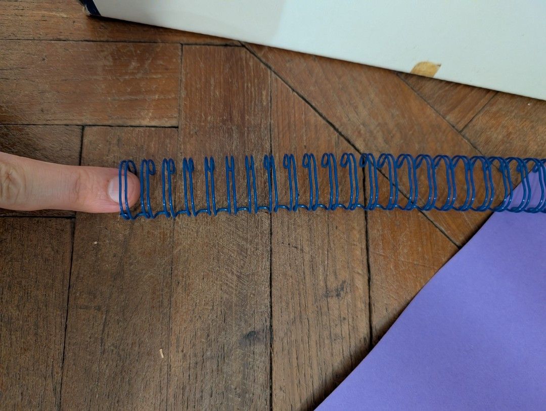 Binding wire wire binding ring (Category: Stationery & School Supplies) located in Singapore. Submitted by nippit (Listing ID 1448622549, Image 3). Description: whole box of unused wire binding A4 size can fit letter size free to collect at depot road.