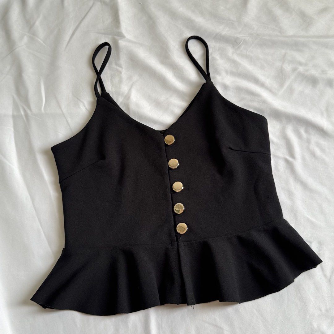 Black Peplum Button Cami Top (Category: Sleeveless) located in Santa Rosa. Submitted by ceyllective (Listing ID 1448586342, Image 3). Description: .