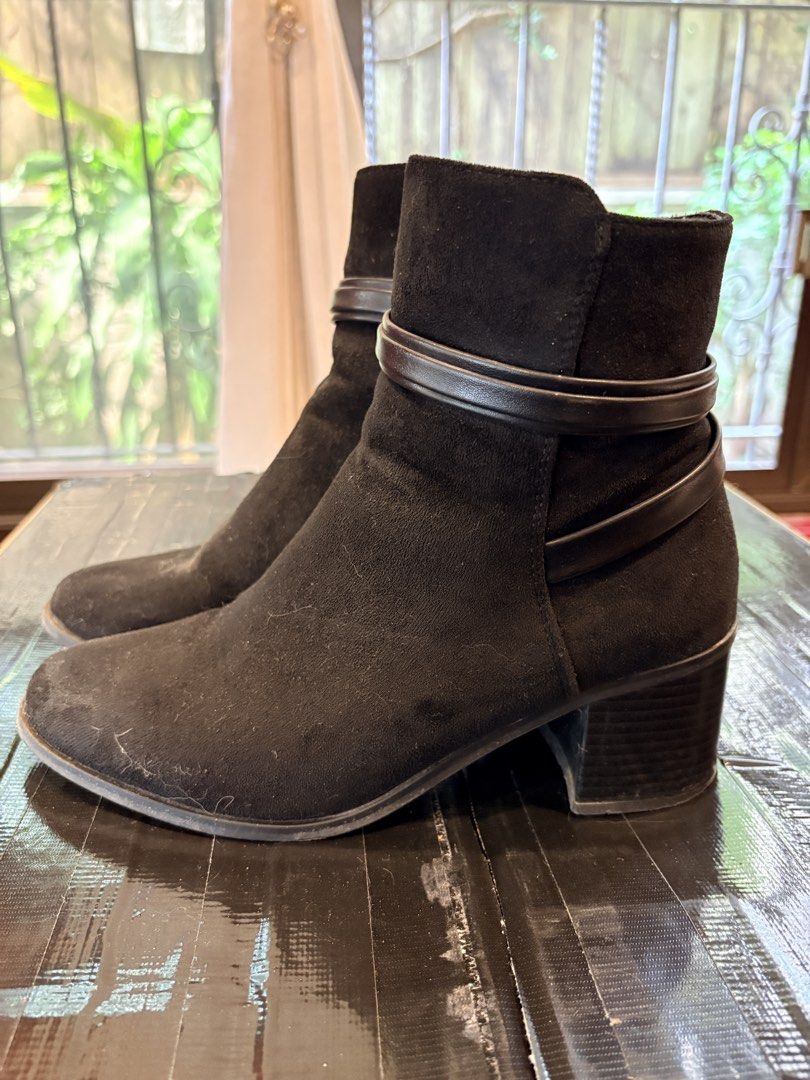 Black Suede Ankle Boots with Block Heel (Category: Boots) located in Quezon City. Submitted by ciaradr (Listing ID 1448526934, Image 2). Description: Gibi Black Ankle Boots – Size EU 39 (Women’s) Selling my authentic GIBI ankle boots 🥾 • Size: EU 39 • Used since 2024 • Classic black faux suede with smooth faux leather strap details • Good condition (with normal signs of use, minor cosmetic scuffs on the heels) RFS: Need funds 💸 Price: ₱750 (neg
