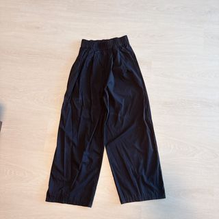 (Category: ) located in . Submitted by viviana.closet (Listing ID 1448598977, Image 1). Description: .