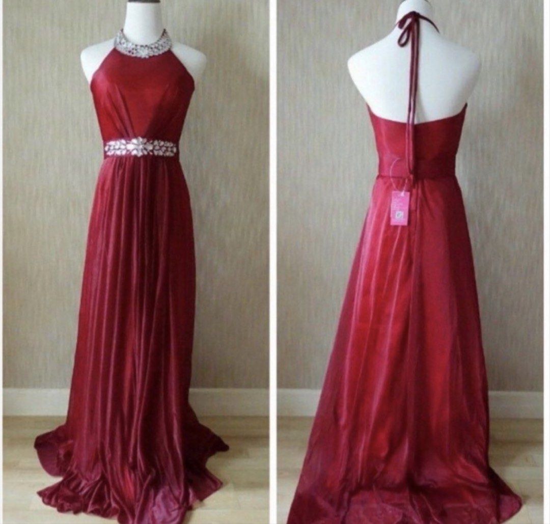🆕BNWT Red Halter Neck Bejewelled Evening Gown Dress (Category: Dresses) located in Subang Jaya. Submitted by shopaholicismee (Listing ID 1448551018, Image 1). Description: 💗 Brand new with tag 💗 M size (bust-83 cm, waist-66cm, length-145cm measured from the top of the bejewelled halter neck) 💗 Comes with breast padding and inner lining 💗 Suitable for wedding dinners, prom or formal functions 💗 Purchased it for RM350+.