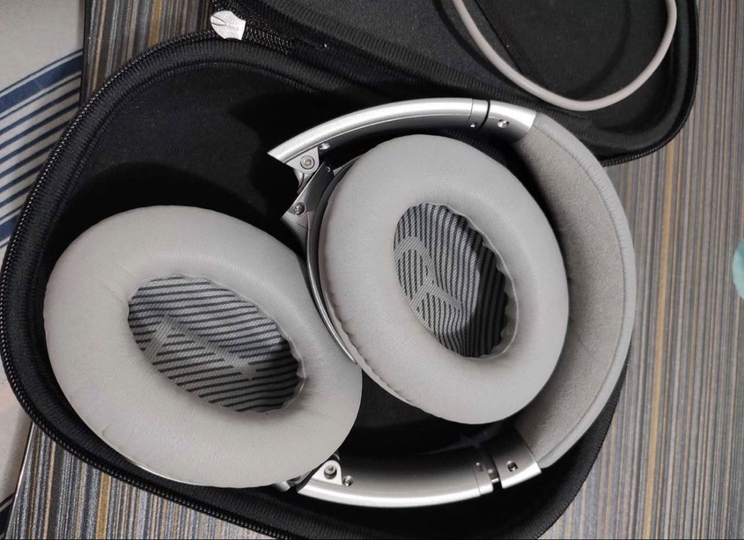Bose QC 35 II (Category: Headphones & Headsets) located in Cabuyao City. Submitted by cy_127 (Listing ID 1448527020, Image 2). Description: Slightly negotiable Bose QC35 Good condition The best sound quality/battery life And noise cancellation Pick up/meet up - Cabuyao Laguna .