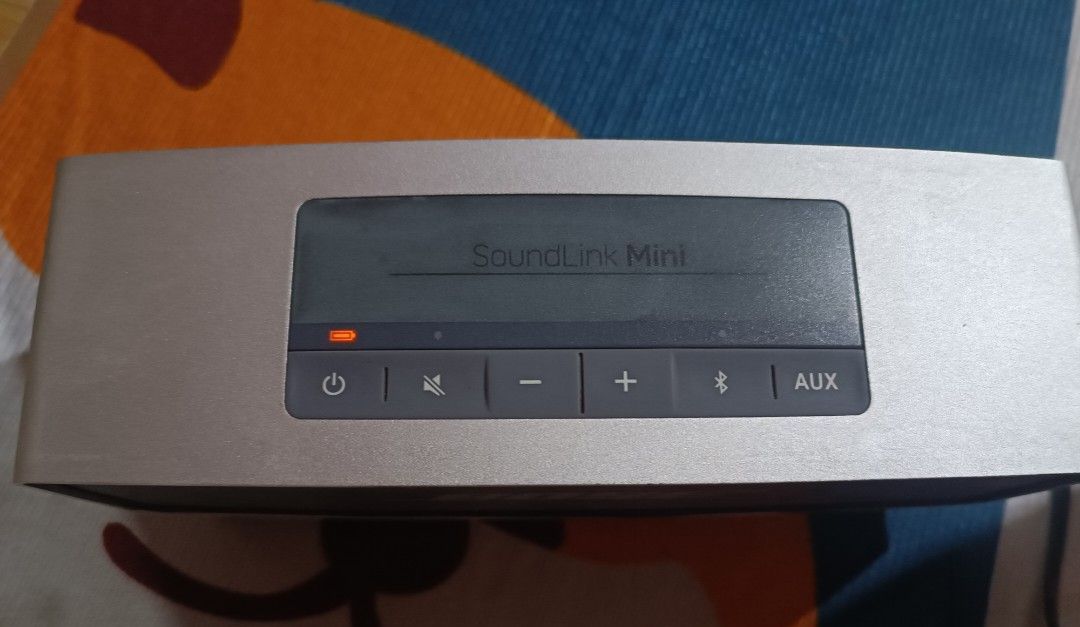 Bose SoundLink Mini Bluetooth Speaker (Category: Soundbars, Speakers & Amplifiers) located in Manila. Submitted by hopeee.lion (Listing ID 1447475954, Image 2). Description: -FIXED PRICE - Bose SoundLink Mini speaker - Excellent working condition - Easy Bluetooth and AUX connectivity - Built-in volume and power controls - Minor cosmetic scuffs from normal use - Impressive sound quality for its compact size negotiable, maganda sound.