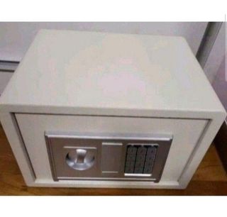 (Category: ) located in . Submitted by joggerislandfurniture (Listing ID 1448487205, Image 1). Description: .