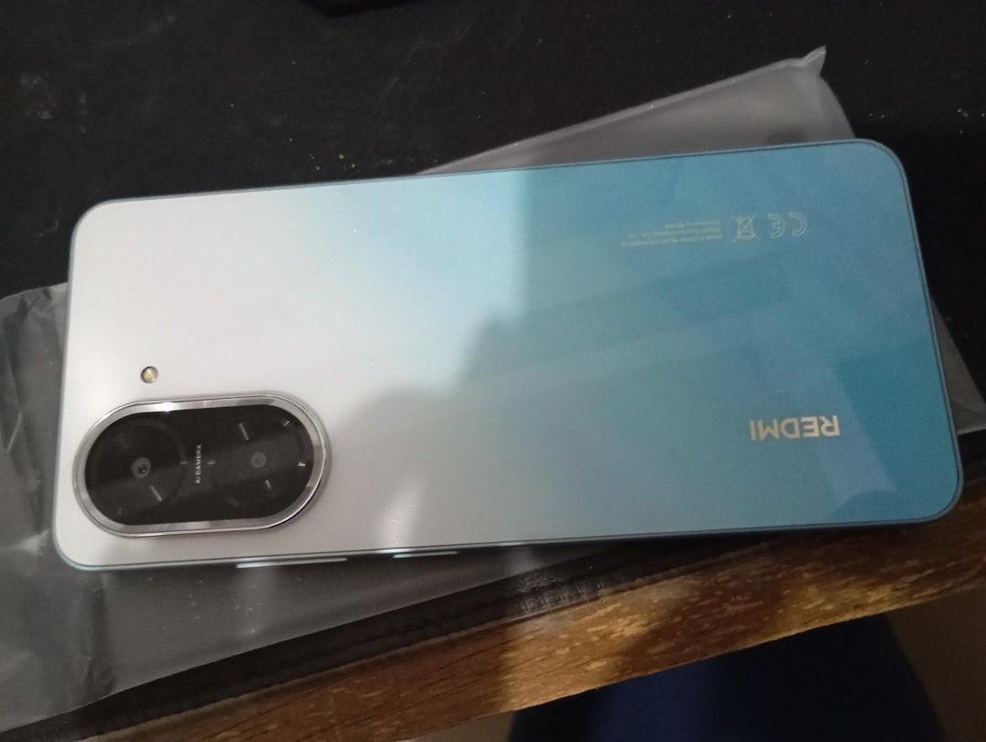 Brand New Xiaomi REDMi A5 (Category: Xiaomi) located in Antipolo. Submitted by olxph_133872565 (Listing ID 1447803347, Image 3). Description: Key SpecificationsDisplay: 6.88-inch HD+ Dot Drop Display (1640 x 720 pixels) with up to 120Hz refresh rateProcessor: UNISOC T7250 (12nm, octa-core up to 1.8GHz)RAM & Storage: 3GB/64GB and 4GB/128GB (supports expandable RAM/Memory Extension)Cameras: 32MP main camera + 8MP front cameraBattery: 5200mAh capaci
